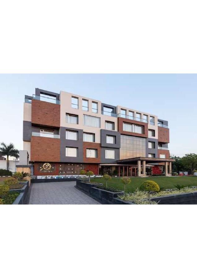 Hotel Shivay President Uddzsaín Kültér fotó